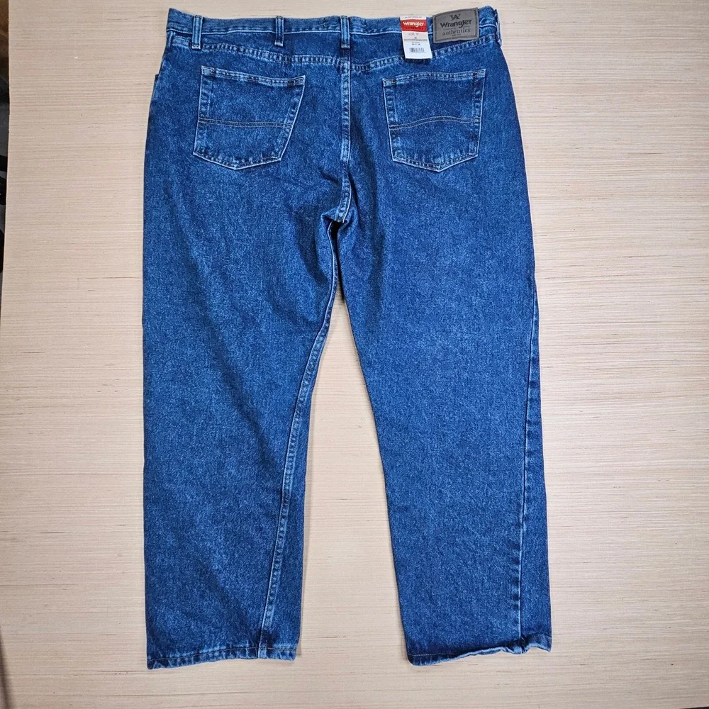 Wrangler Authentics Jeans Mens 44x28 Blue Regular Fit Denim ZM100SW Workwear NEW